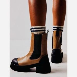 NWOT! Free People Maren Mid Chelsea Boots - Size: 6